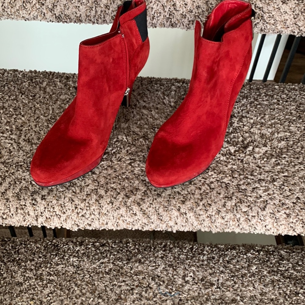 Bandolino red suede/ patent leather boots